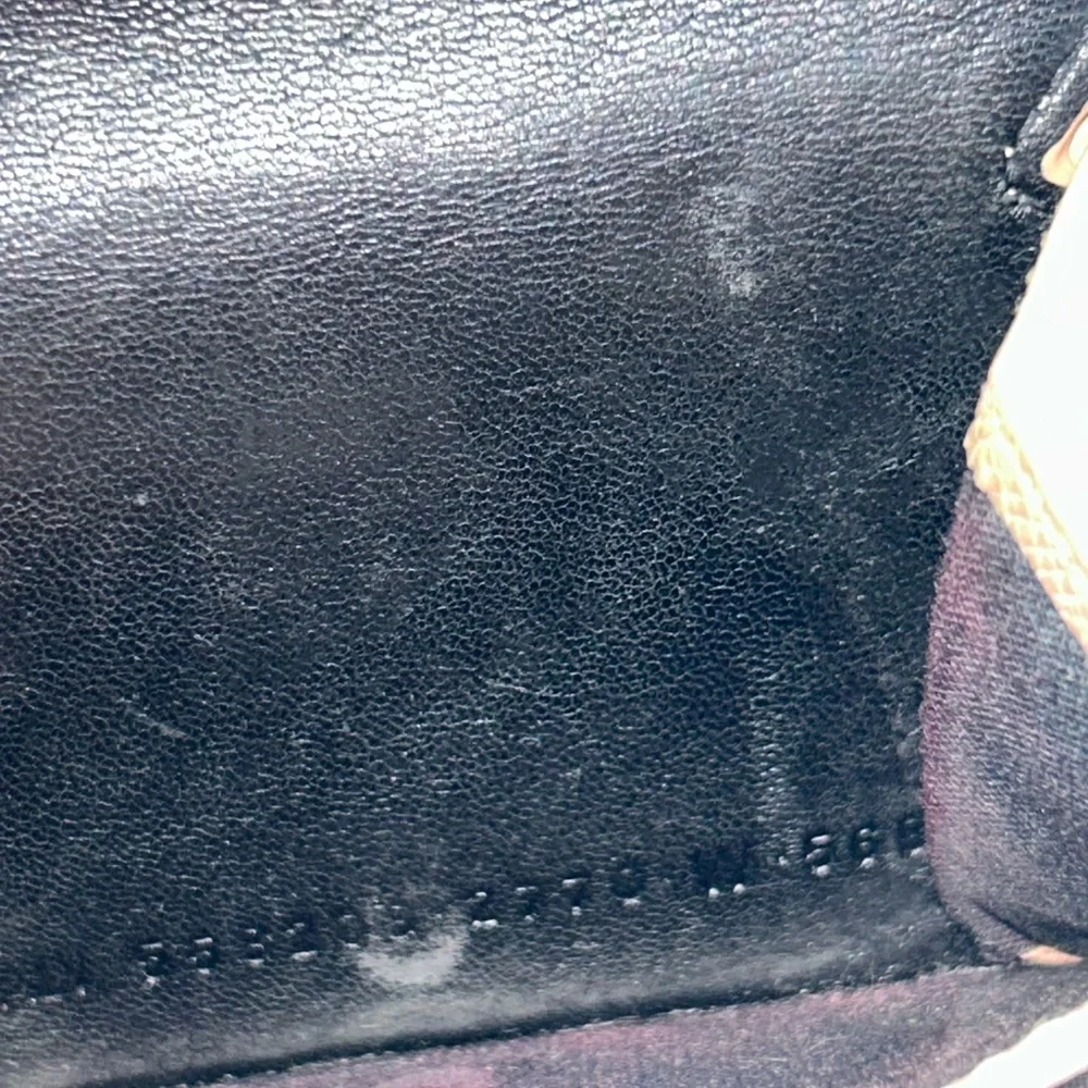 Authentic Balenciaga trifold wallet - Picture 13 of 15